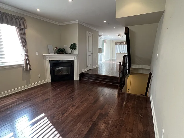 216B Finch Ave W — Photo 10