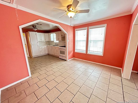 4th image of 1002 Fulton Ave