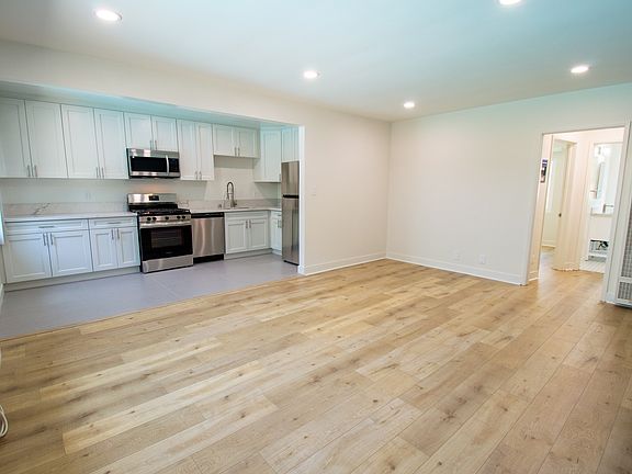 5th image of 1625 N Laurel Ave APT 12
