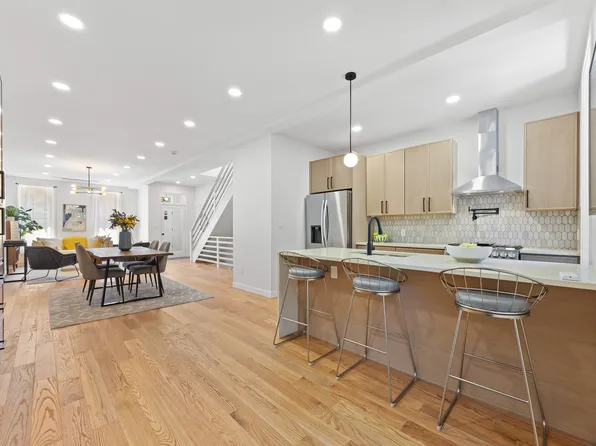 537 Halsey Street image 11 of 38