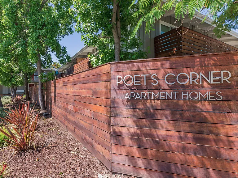 Poets Corner Apartments — Photo 17