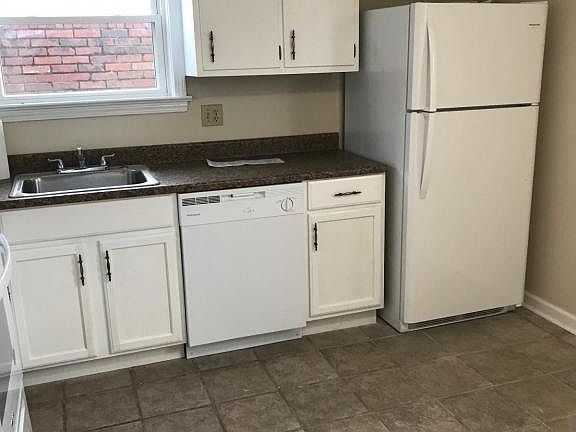 3rd image of 4524 Cordova Rd