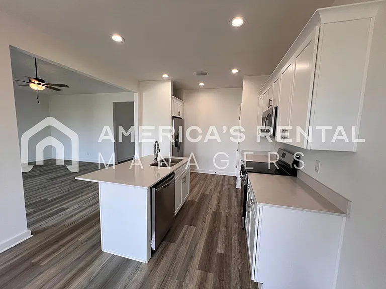 19617 Amberley Rd — Photo 6