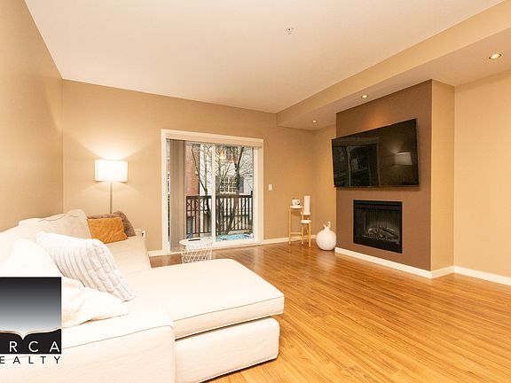 3rd image of 550 Browning Pl #37