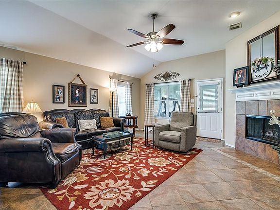 3rd image of 334 Mulberry Dr