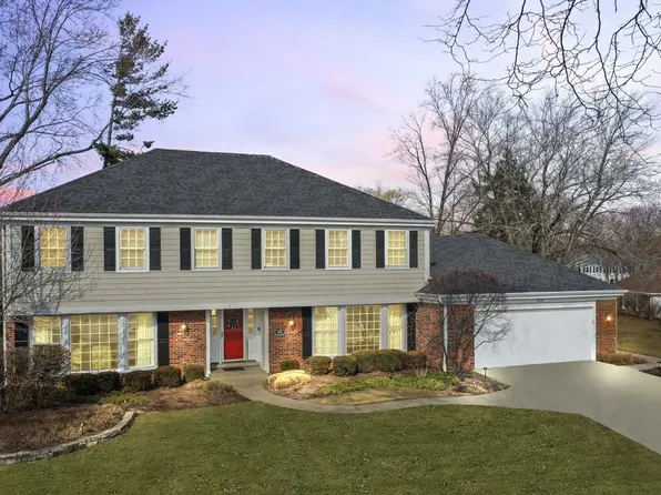 818 S Three Willow Ct, Palatine, IL 60067