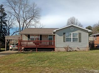 927 Wiley St, Belpre, OH 45714