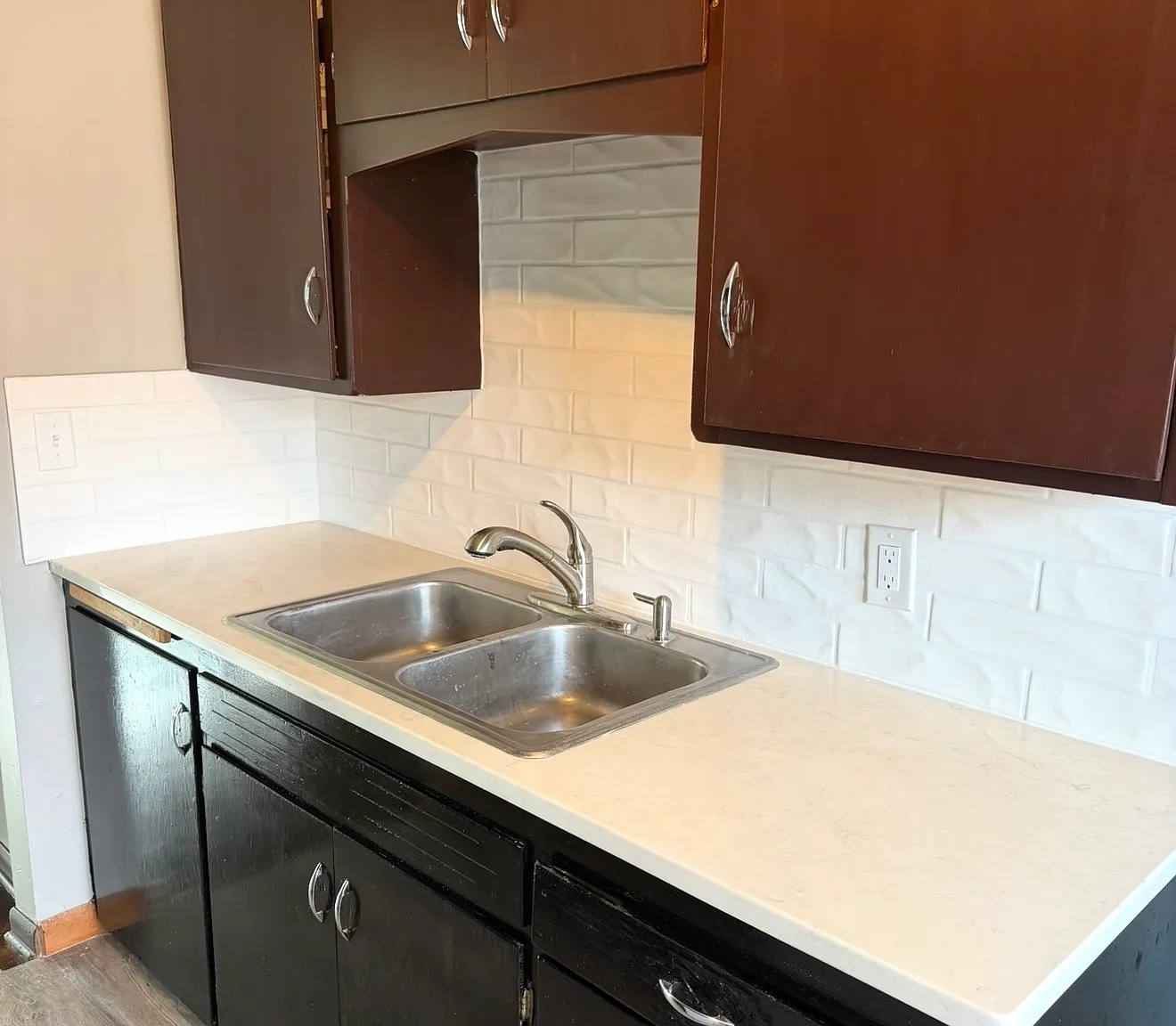 3 bed, 1025 sqft, $1,200 — Photo 1