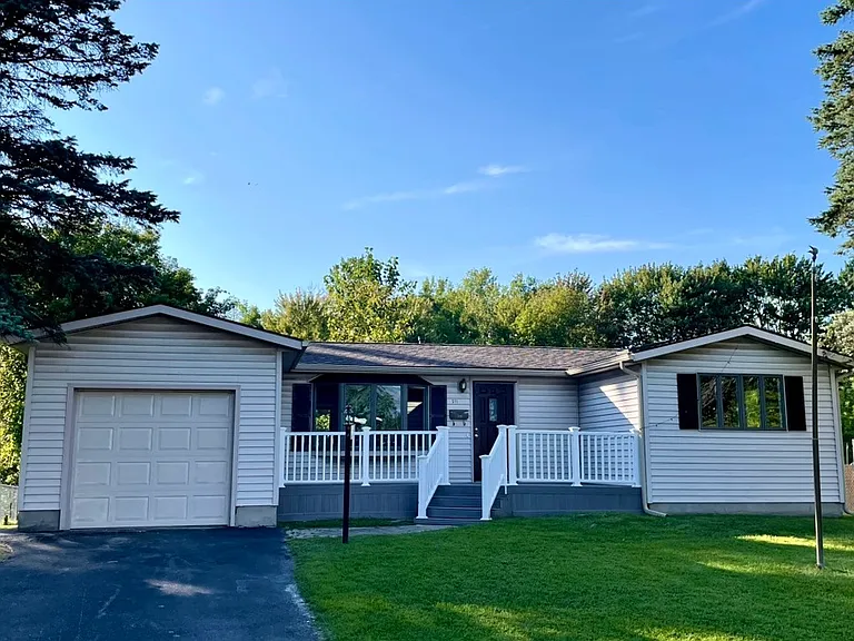 511 Sunflower Dr — Photo 1