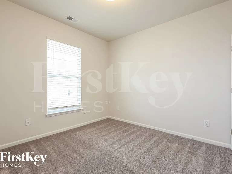 419 Stonefence Dr — Photo 12