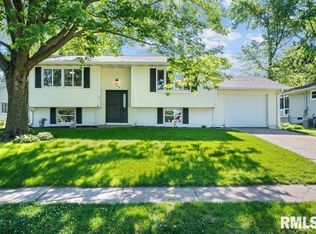 609 S 5th St, Eldridge, IA