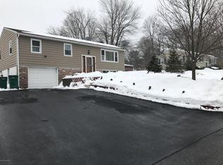 747 Mohawk Trl, Stroudsburg, PA 18360