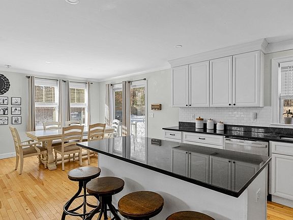 3rd image of 1597 Santuit Newtown Rd