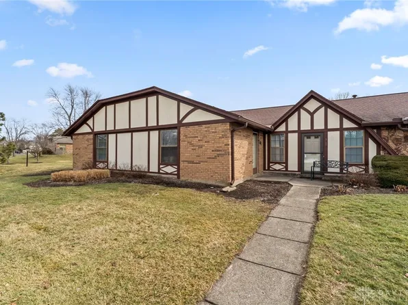 971 Pine Needles Dr, Centerville, OH 45458