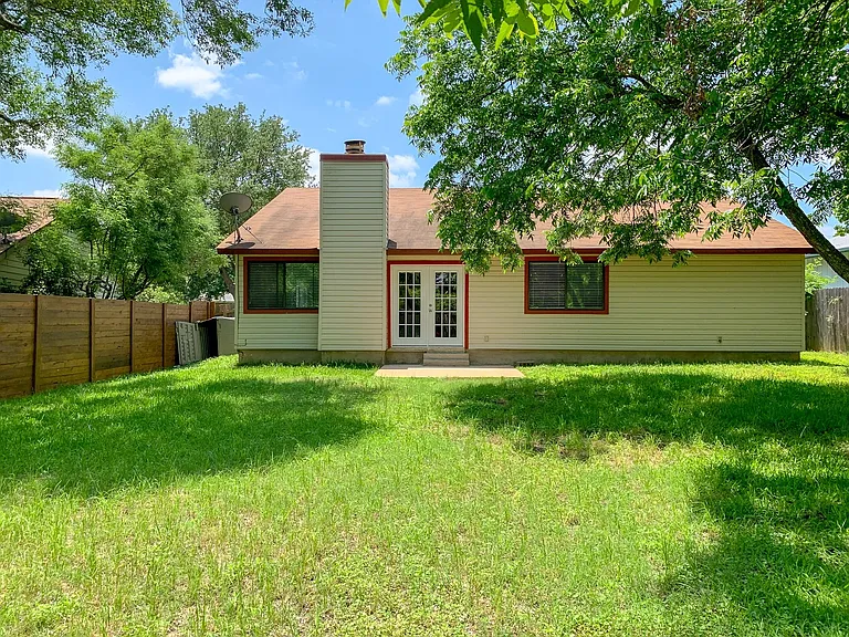 1604 Holstein Dr — Photo 25