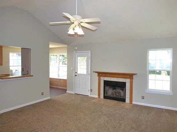 3rd image of 4033 Challis Dr