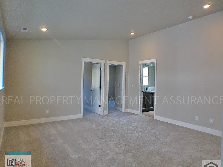 7365 SE Benedict St — Photo 35