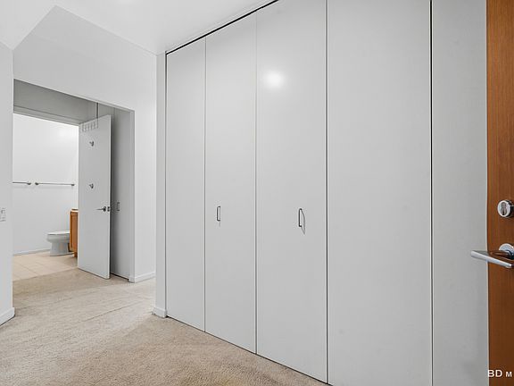 4th image of 400 N Lasalle St #2506