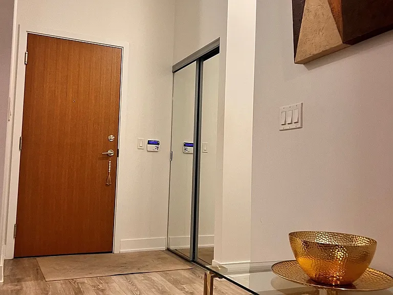 20 Shore Breeze Dr #403 — Photo 5