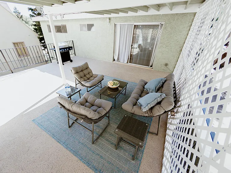 11153 1/2 Morrison St — Photo 25