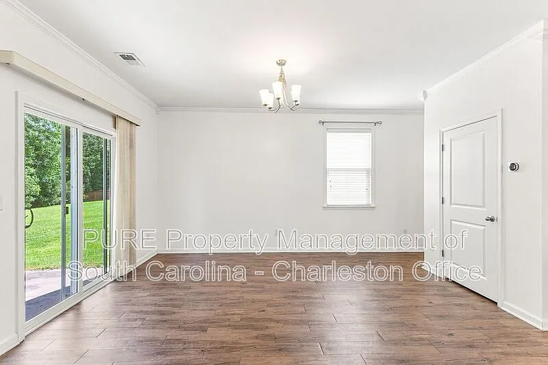 4 bed, 2.5 bath, 2164 sqft, $2,499 — Photo 3