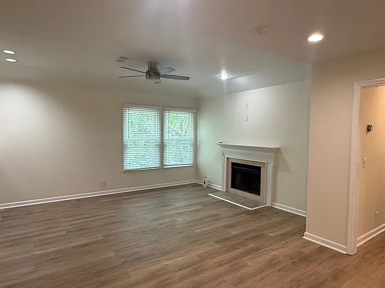 2135 Acklen Ave #8 — Photo 6