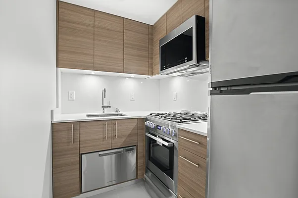 Rented by Stonehenge NYC LLC | media 4