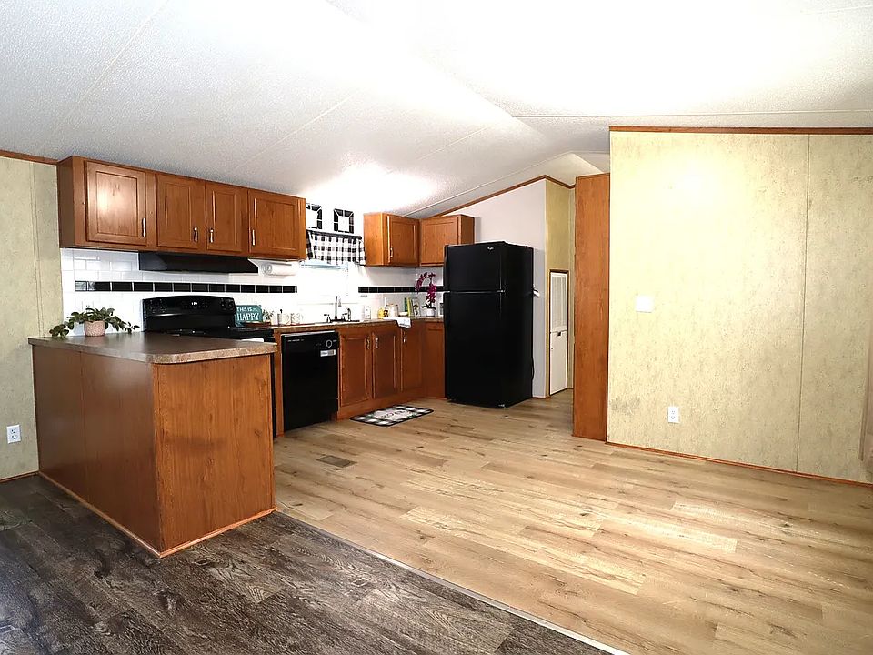 1st image of 2384 Woodmen Dr