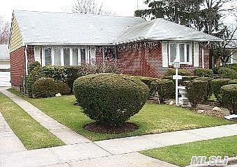 1st image of 200 Kinkel St