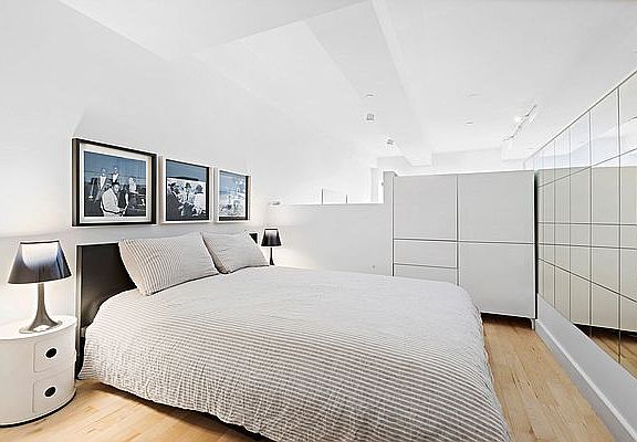 5th image of 15 Broad St APT 2330