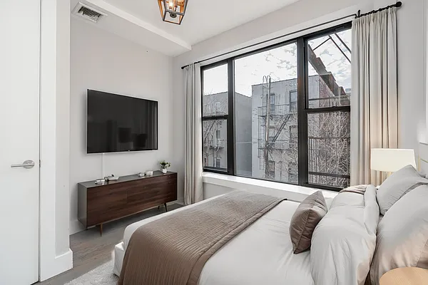 Rented by Skyhigh Realty NYC LLC | media 14