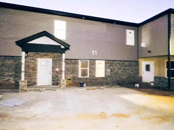 252 Beau Claire Cir, Byron, GA 31008