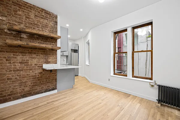 Rented by J PRESTON AND ASSOCIATES INC | media 3