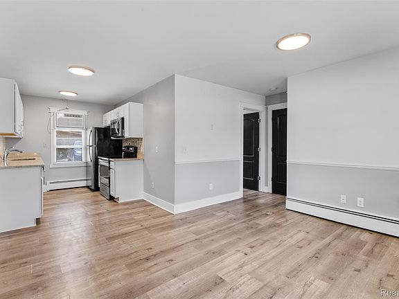 4th image of 2129 Normandy Rd