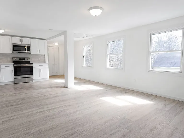 33 William St #3 — Photo 13