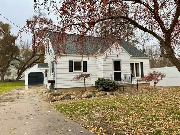 243 Grove St, Coopersville, MI 49404