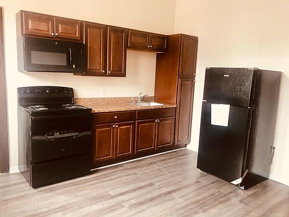 Updated Kitchen with all new appliances, Cabinets and floors
