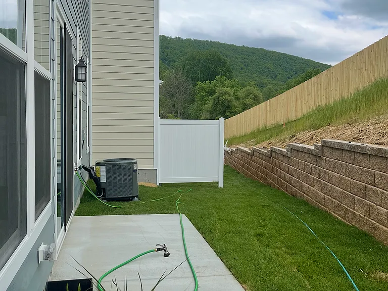 4746 Loyola Way — Photo 3