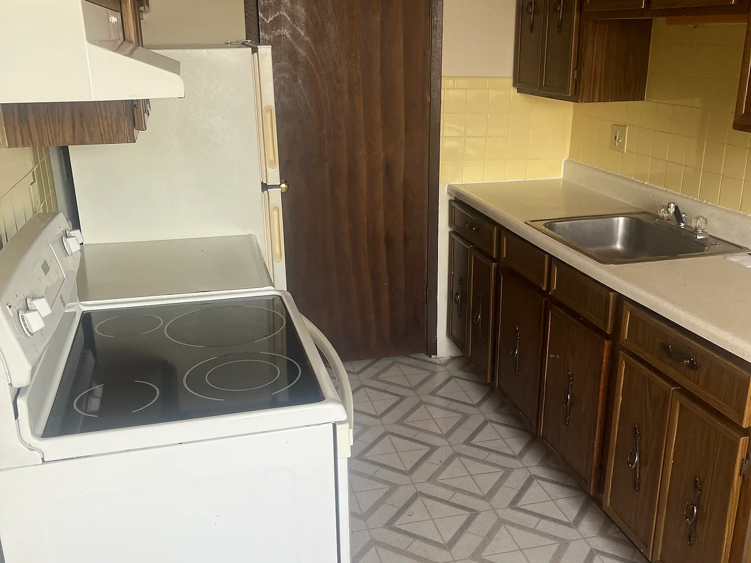 2624 Sierra Dr — Photo 4