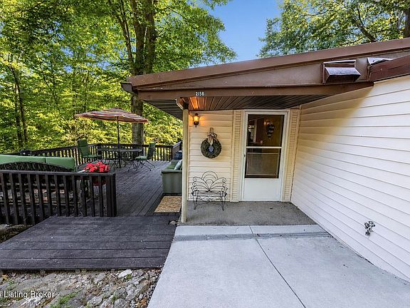3rd image of 2158 Eveleigh Rd