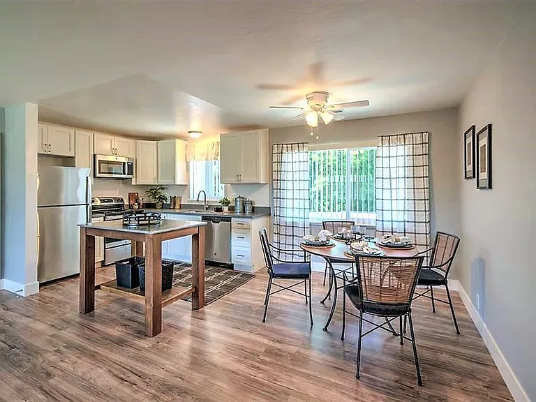 2830 Flores St #16 — Photo 2