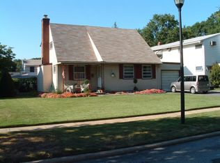 183 Meadow St, Garden City, NY 11530