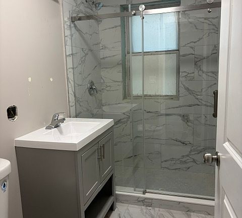 2nd image of 4650 N Paulina St #1E