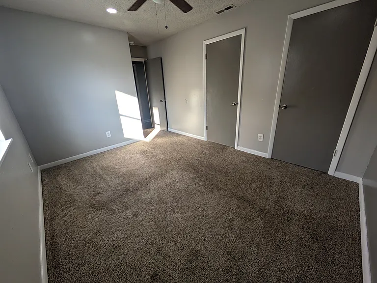Torrance Apartment — Photo 27