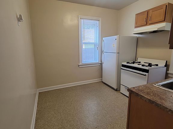5th image of 607 N Poplar St #1