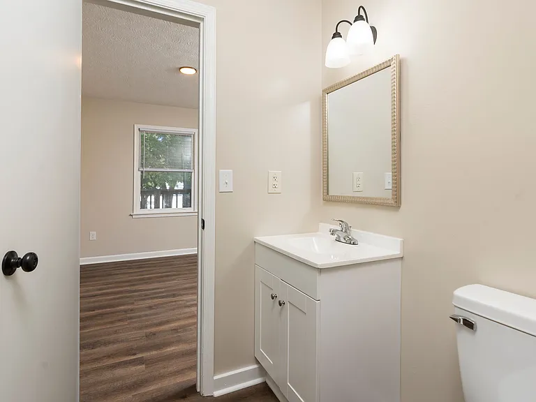 450 Cedar Ave #6 — Photo 4
