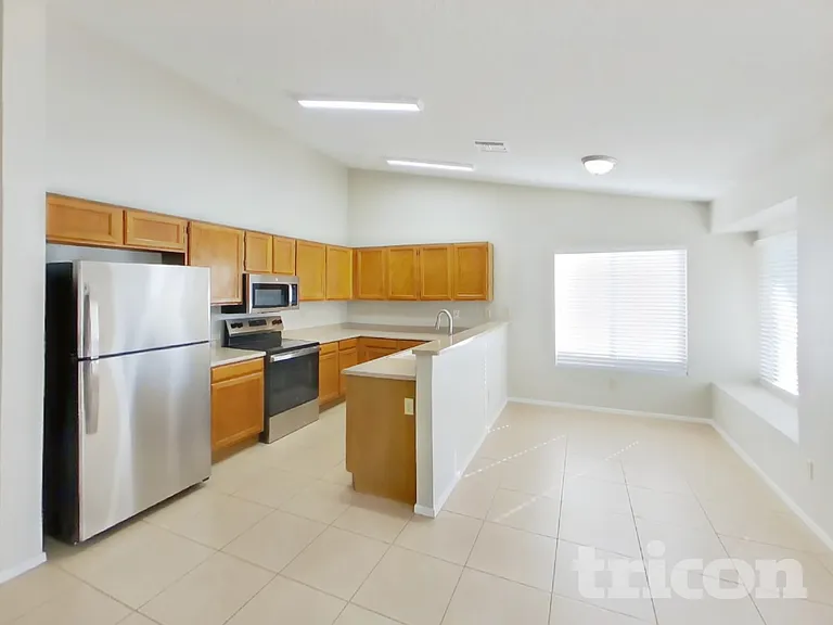 6219 W North Ln — Photo 5