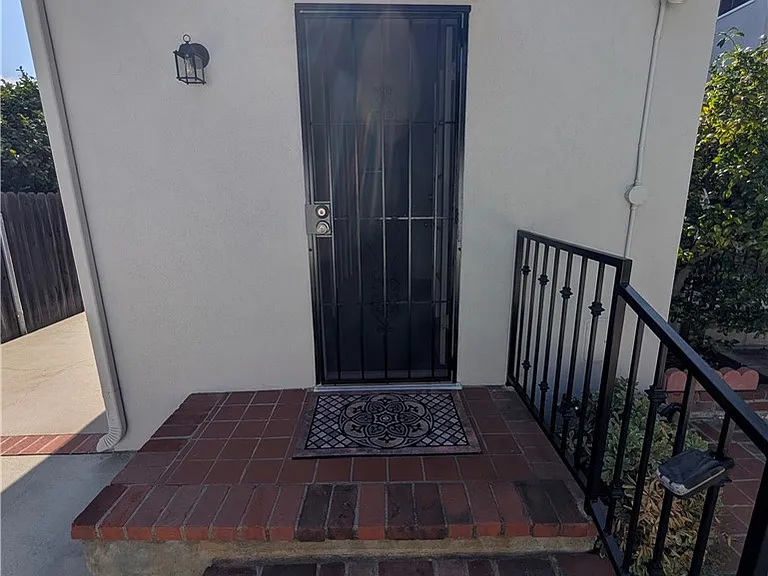582 N Sunnyslope Ave — Photo 60