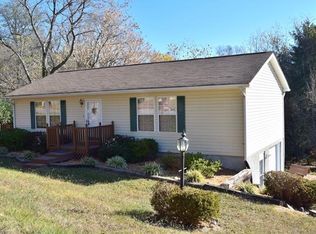 2 Kirby Rd, Asheville, NC 28806