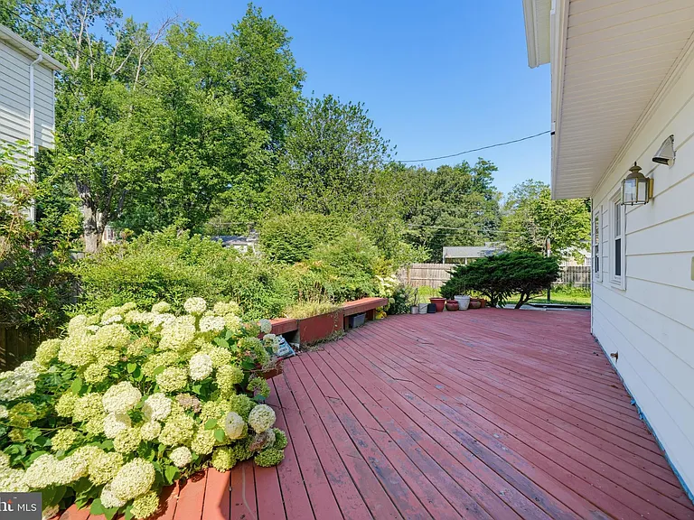 16818 Briardale Rd — Photo 39